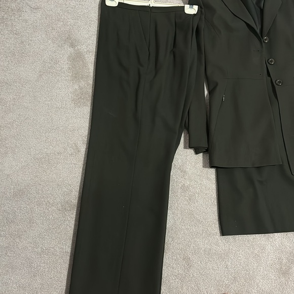 Wool 3 piece jacket, skirt and pants. - Picture 2 of 2